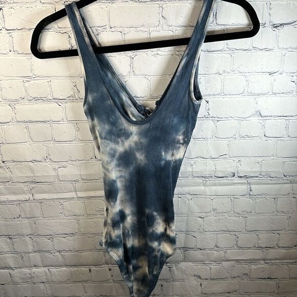🌀 Timing Blue Tie-Dye Ribbed Bodysuit - Size Small - Picture 4 of 5